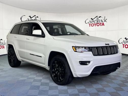 2022 Jeep Grand Cherokee Laredo