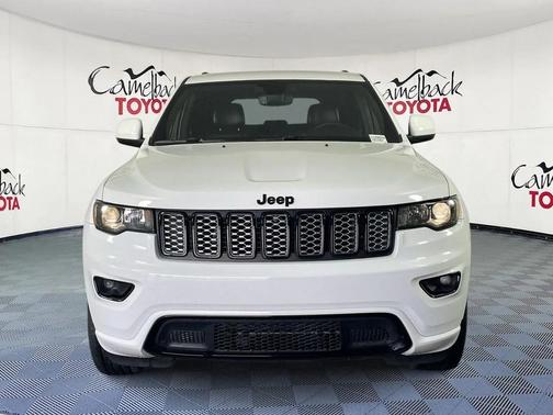 2022 Jeep Grand Cherokee Laredo