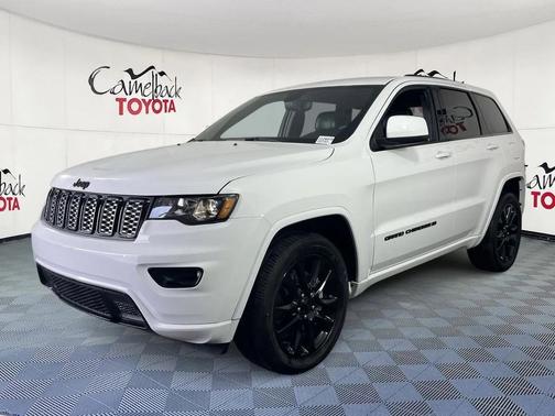 2022 Jeep Grand Cherokee Laredo
