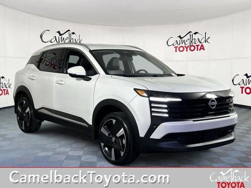 Aspen White Tricoat 2025 Nissan Kicks SR