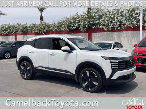 Aspen White Tricoat 2025 Nissan Kicks SR