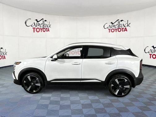 Aspen White Tricoat 2025 Nissan Kicks SR
