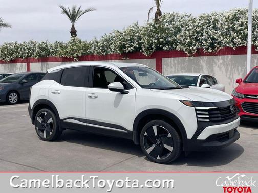 Aspen White Tricoat 2025 Nissan Kicks SR