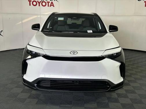 2025 Toyota bZ4X XLE