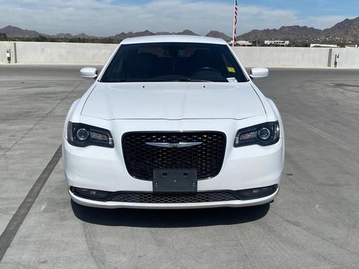 2019 Chrysler 300 S