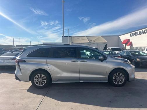 2025 Toyota Sienna XLE