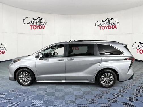 2025 Toyota Sienna XLE
