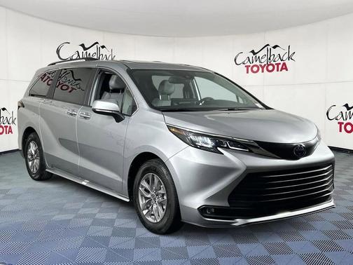 2025 Toyota Sienna XLE