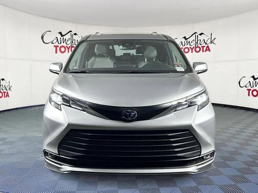 2025 Toyota Sienna XLE