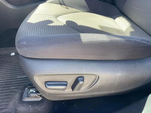 Magnetic Gray Metallic 2023 Toyota Highlander L