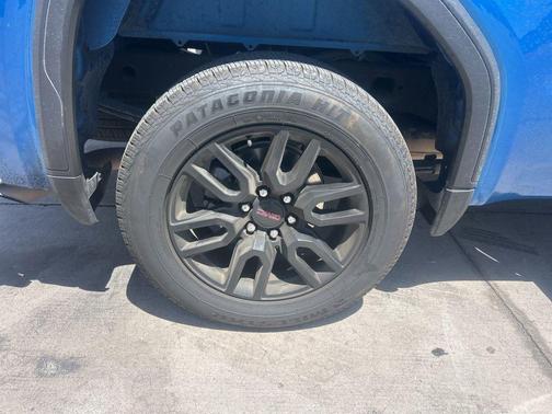 Dynamic Blue Metallic 2024 GMC Sierra 1500 Elevation