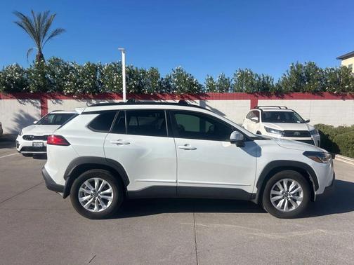 2023 Toyota Corolla Cross LE