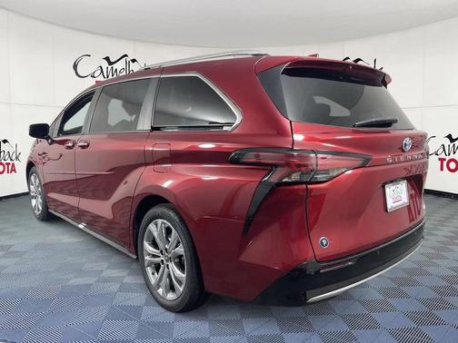 2023 Toyota Sienna Platinum
