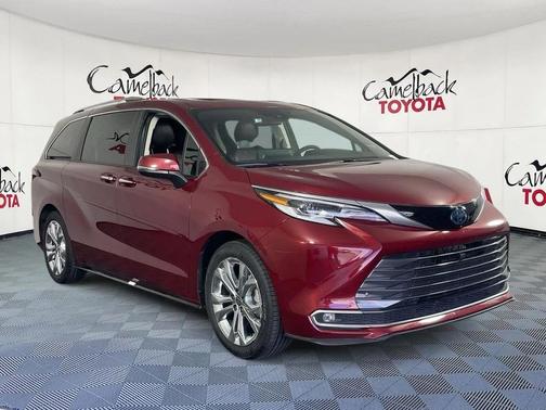 2023 Toyota Sienna Platinum