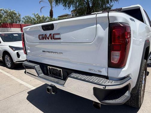 Summit White 2022 GMC Sierra 2500 SLE