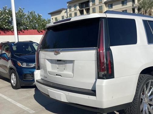 2020 Cadillac Escalade Luxury