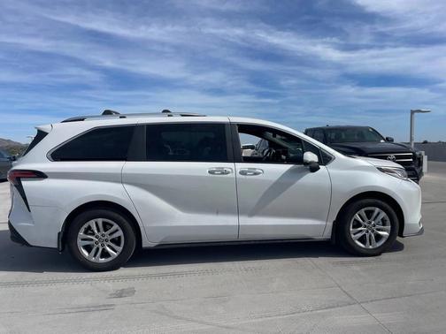 2025 Toyota Sienna Limited