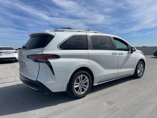 2025 Toyota Sienna Limited