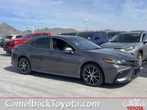 2022 Toyota Camry SE