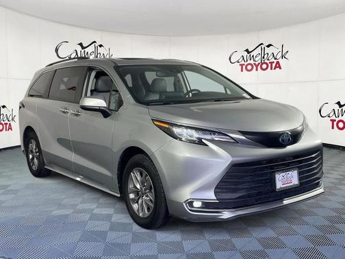 2023 Toyota Sienna XLE