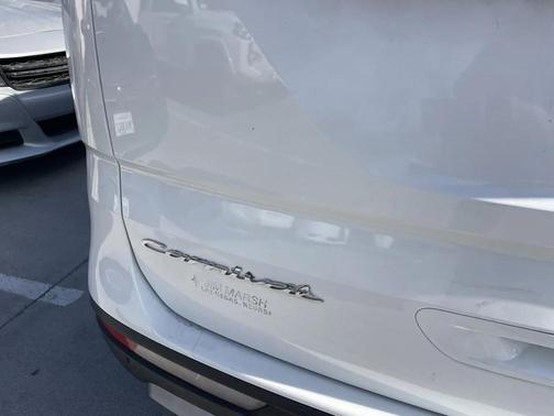 2022 Kia Carnival LXS