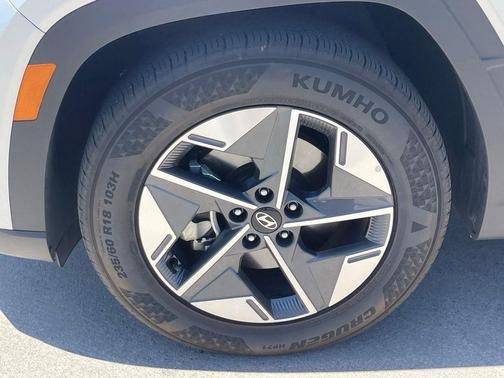Shimmering Silver 2025 Hyundai TUCSON SEL