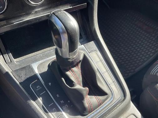 2017 Volkswagen Golf GTI 2.0T S 4-Door