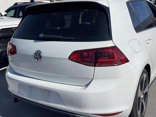 2017 Volkswagen Golf GTI 2.0T S 4-Door