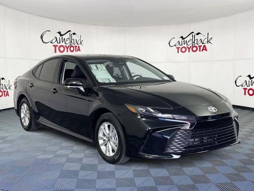 Midnight Black Met 2026 Toyota Camry LE