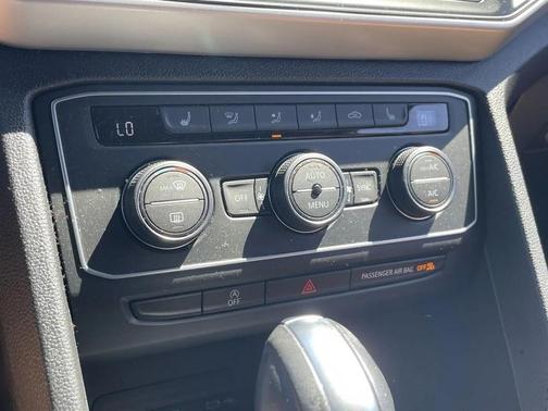 2021 Volkswagen Atlas Cross Sport 3.6L V6 SE w/Technology R-Line