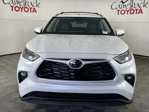 2025 Toyota Highlander XLE