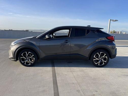 2021 Toyota C-HR XLE