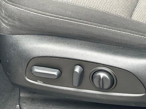 Sterling Gray 2023 Chevrolet Traverse LT Cloth