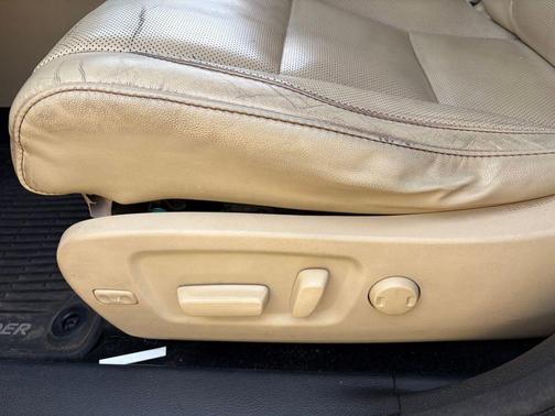 Jade Metallic 2014 Toyota Highlander Limited Platinum