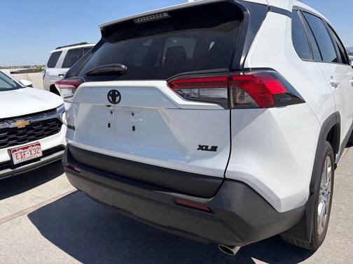 Pearl 2025 Toyota RAV4 XLE Premium