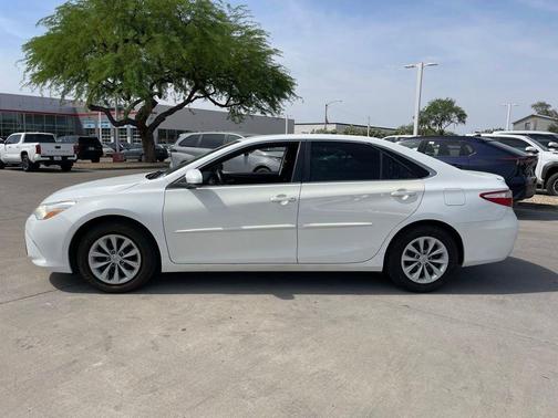 Super White 2016 Toyota Camry LE