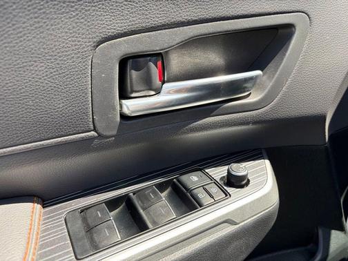 Super White 2021 Toyota Sienna XSE 7 Passenger