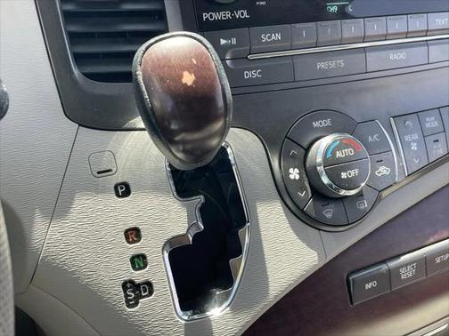 2014 Toyota Sienna XLE