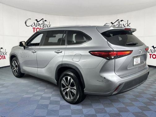 Celestial Silver 2023 Toyota Highlander XLE