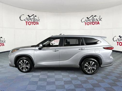 Celestial Silver 2023 Toyota Highlander XLE
