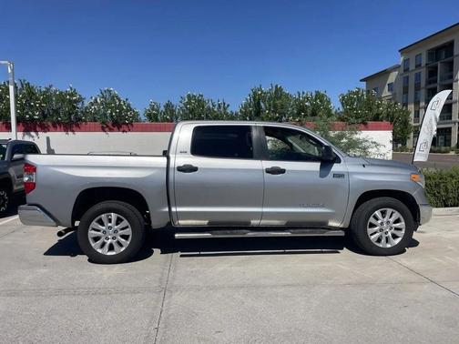 2014 Toyota Tundra SR5