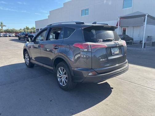 Magnetic Gray Metallic 2018 Toyota RAV4 LE