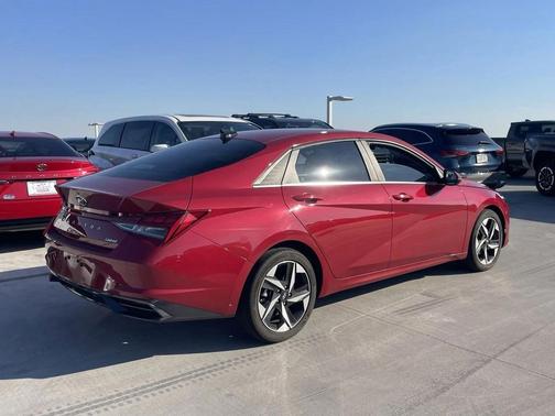 2023 Hyundai ELANTRA Limited
