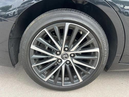 2022 Lexus ES 350 Base