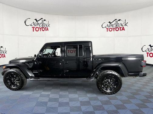 Black Clearcoat 2023 Jeep Gladiator High Altitude 4x4