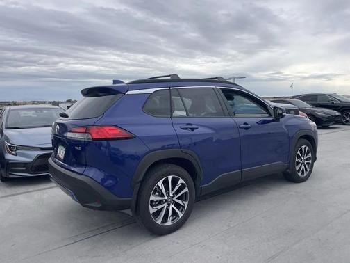 2024 Toyota Corolla Cross XLE