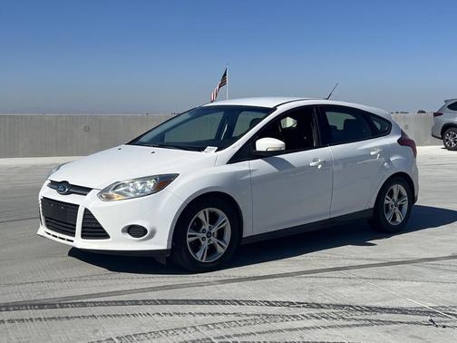 Photo 4 of 11 of 2013 Ford Focus SE