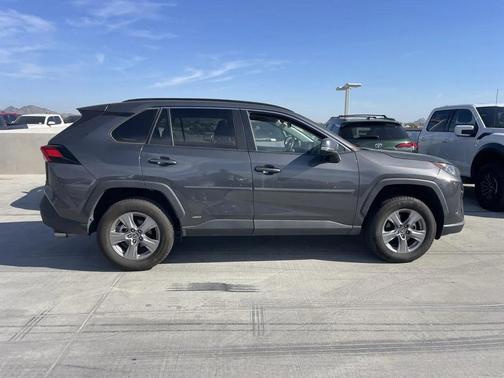 2022 Toyota RAV4 Hybrid LE