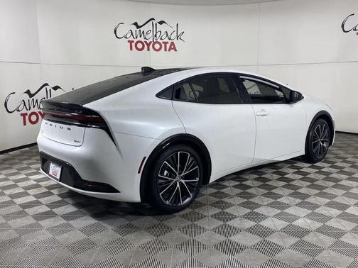 2025 Toyota Prius XLE
