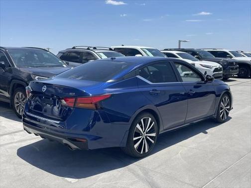 2021 Nissan Altima SR FWD